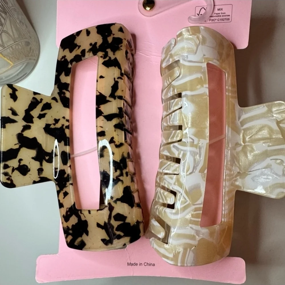 New Sunday State Extra Large Beige and Leopard Claw Hair Clips